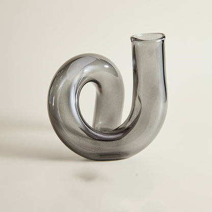 Dekorative Glasvase in geschwungener Form