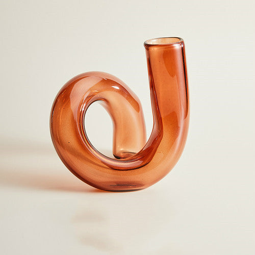 Dekorative Glasvase in geschwungener Form