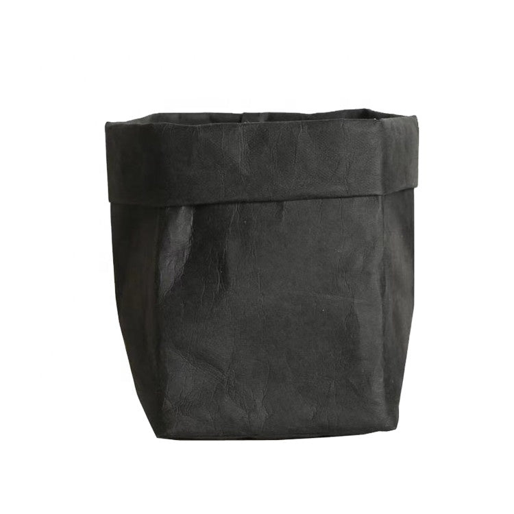 Dekorativer Keramik Blumentopf in Papierbeutel Optik